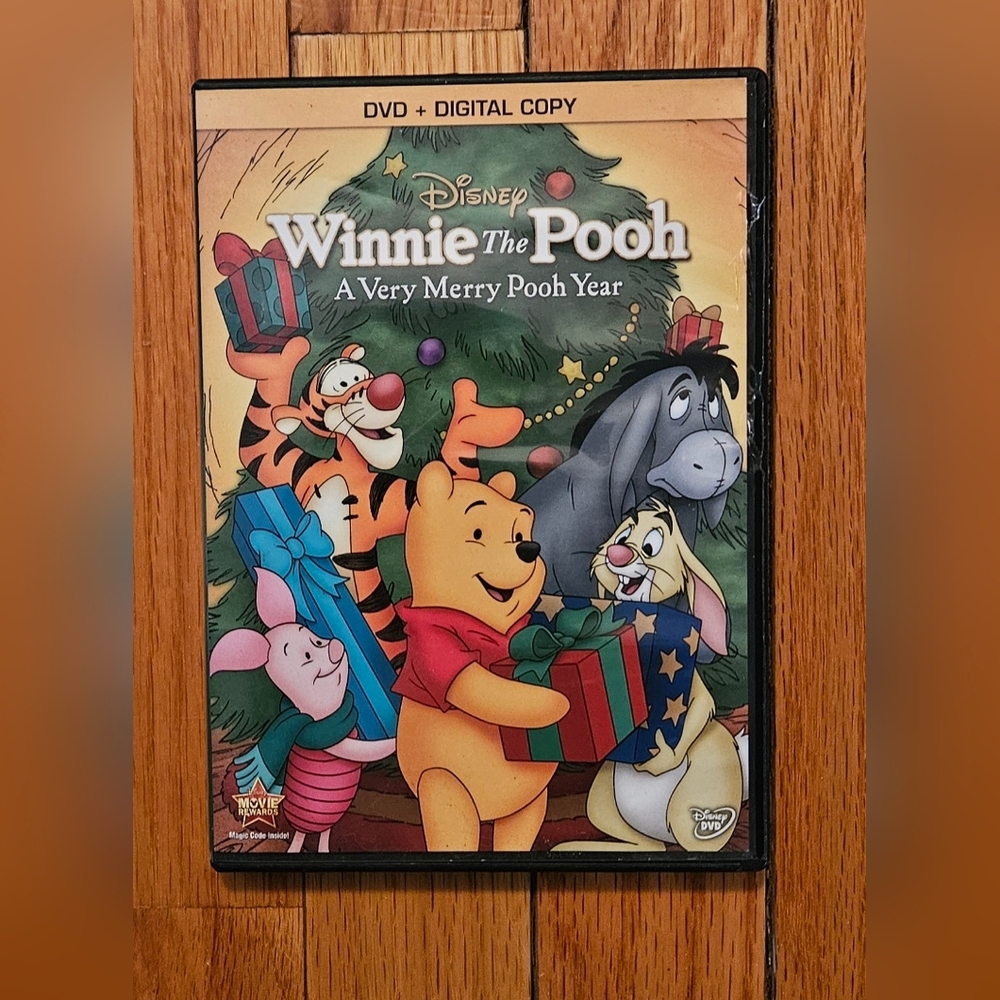 Disney Winnie The Pooh" A VERY MERR POOH YEAR"